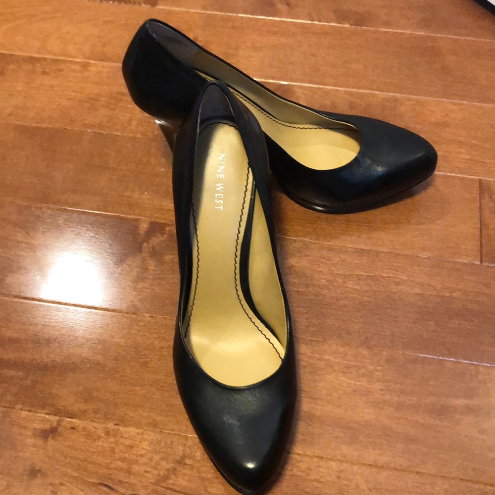 NWOT Nine West Black Pumps